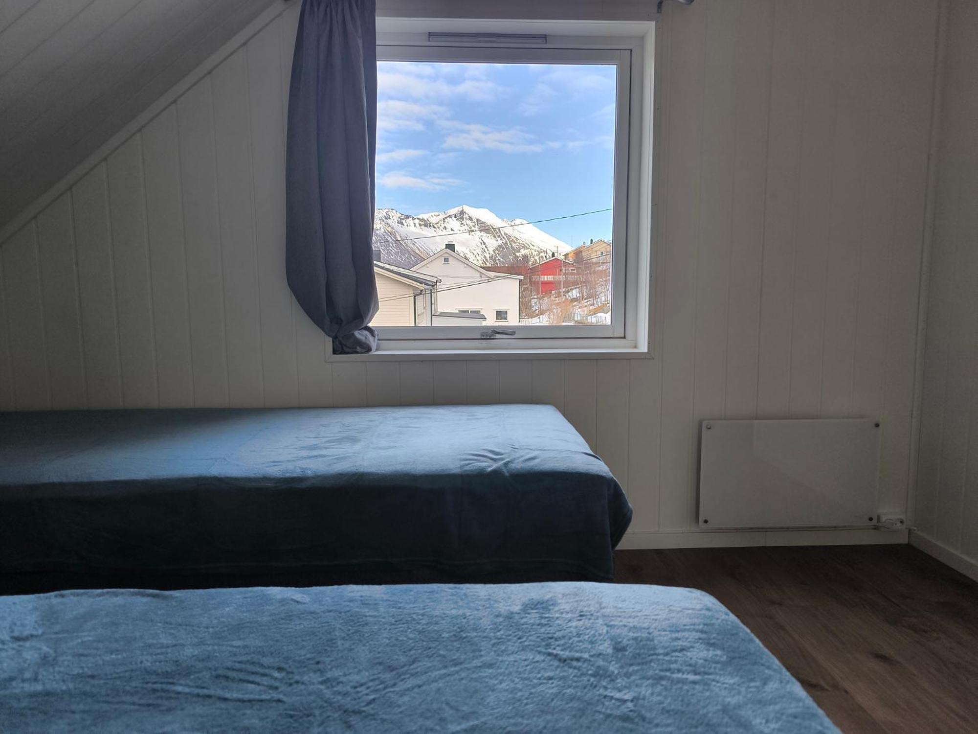 Hus Gryllefjord Villa Exterior photo